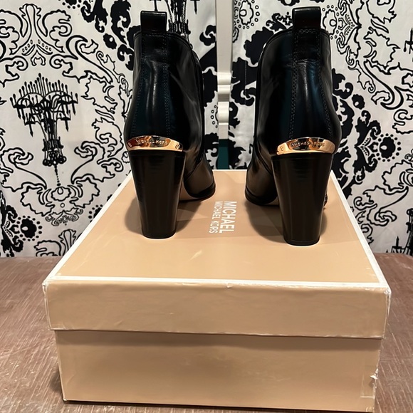 Michael Kors Brandy Bootie - Picture 4 of 6